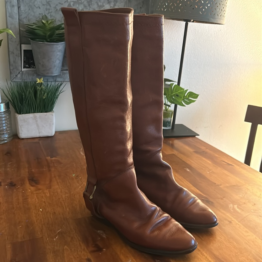 Made in Italy Women's Pull Up Leather Knee Boots..Size: 37 US:6.5